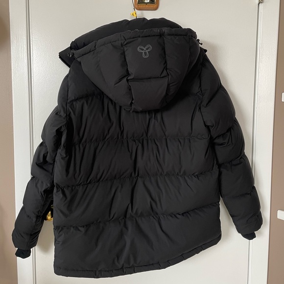 ❌SOLD❌Aritzia Super Puff Original - Picture 2 of 3